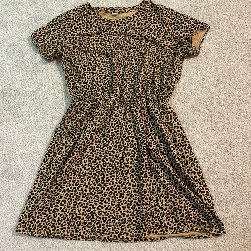 Old Navy Leopard-Print Short Sleeve Dress in Tan and Black